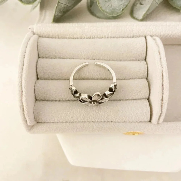 925 Sterling Silver Vintage Flower Ring Dainty Minimalist Ring - Picture 5 of 11